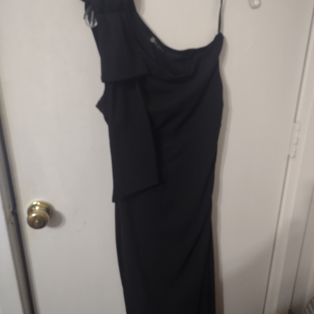 Black One-Shoulder Dress - Picture 3 of 4